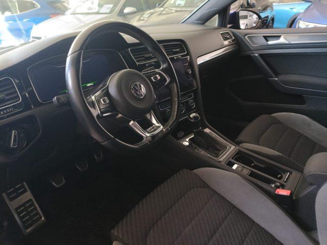 VOLKSWAGEN Golf 2.0 TDI 5p. Executive BlueMotion Technology R LINE