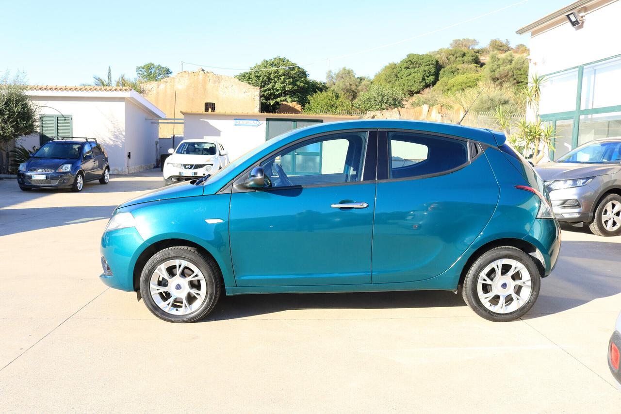 Lancia Ypsilon 1.2 69 CV 5 porte Gold