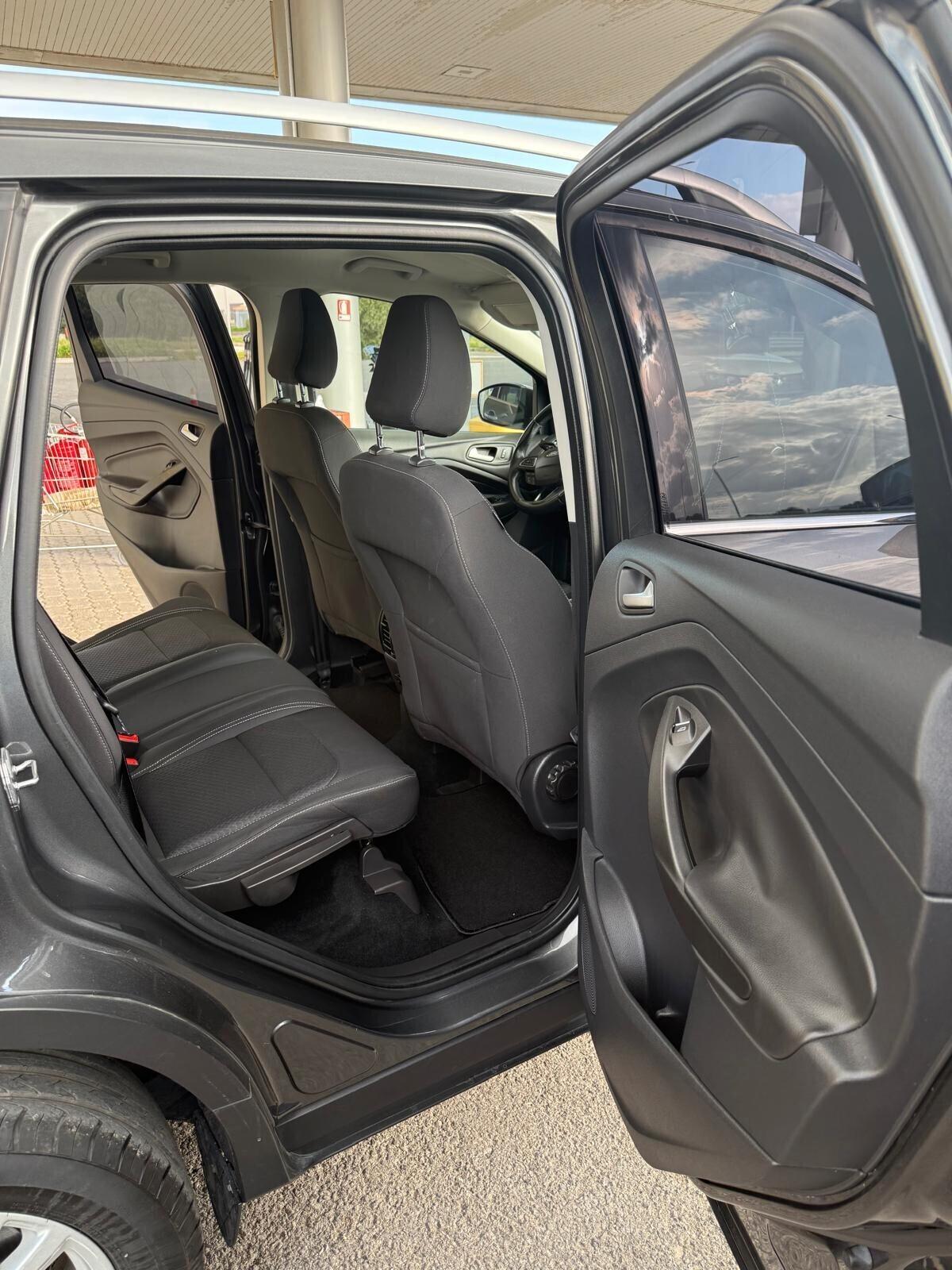 Ford Kuga 2.0 TDCI 150 CV S&S 4WD Titanium Powershift