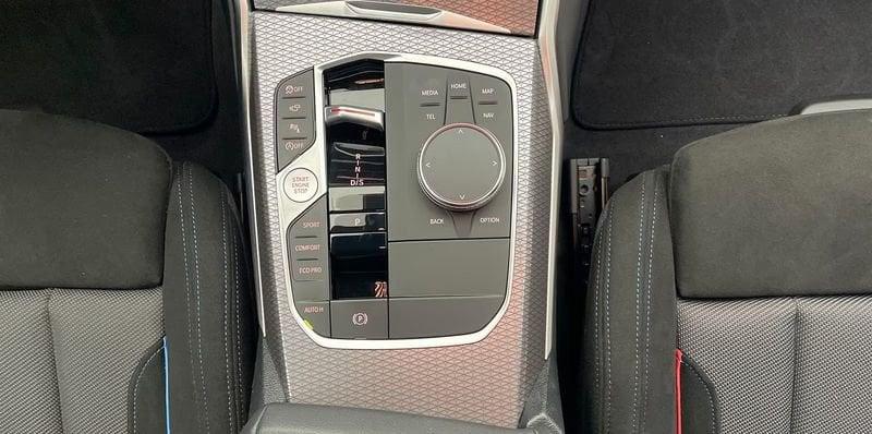 BMW Serie 3 320i MSport Touring auto Adaptive LED Head-Up Camera