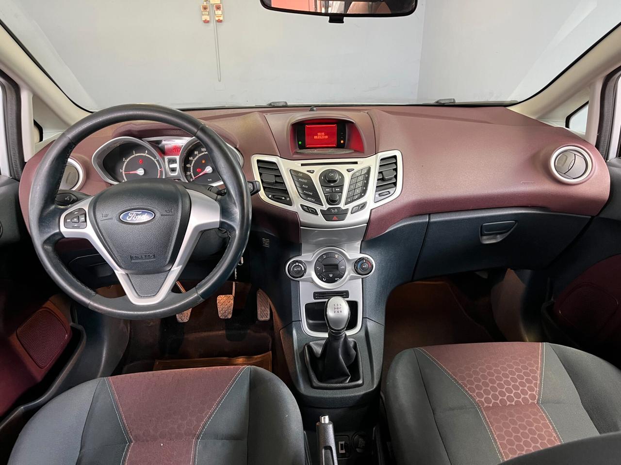 Ford Fiesta 1.2cc TITANIUM 82cv 5 PORTE x NEOPATENTATI