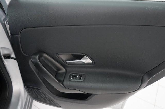 MERCEDES-BENZ A 180 d Automatic Business Extra Uniprop. Certificata