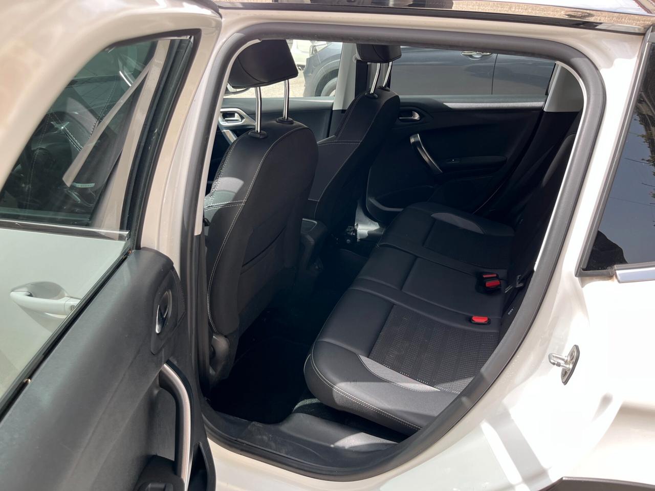 Peugeot 2008 BlueHDi 100 Allure