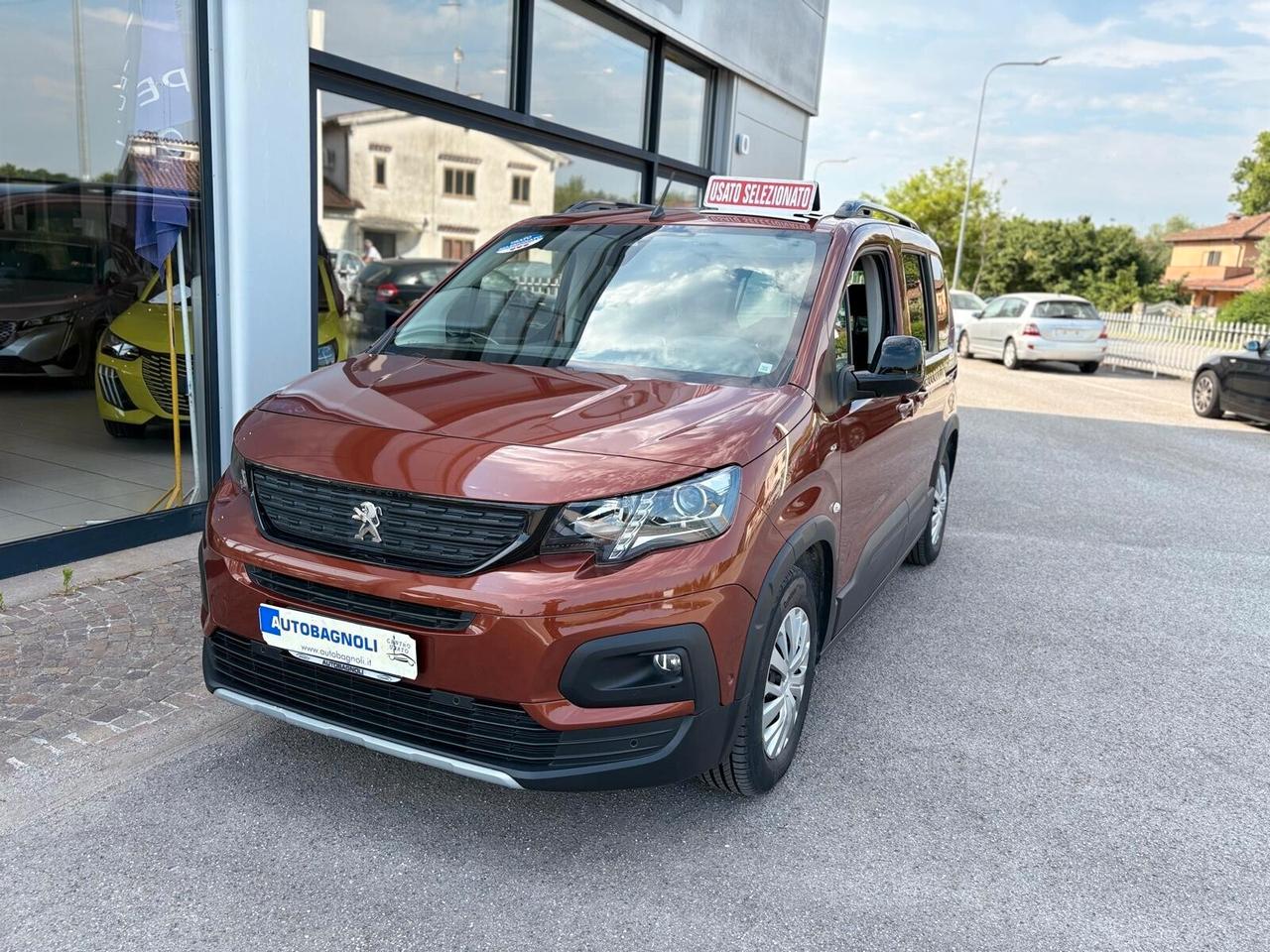 Peugeot Rifter GT motore elettrico 136 CV 50 kWh SPOTICAR