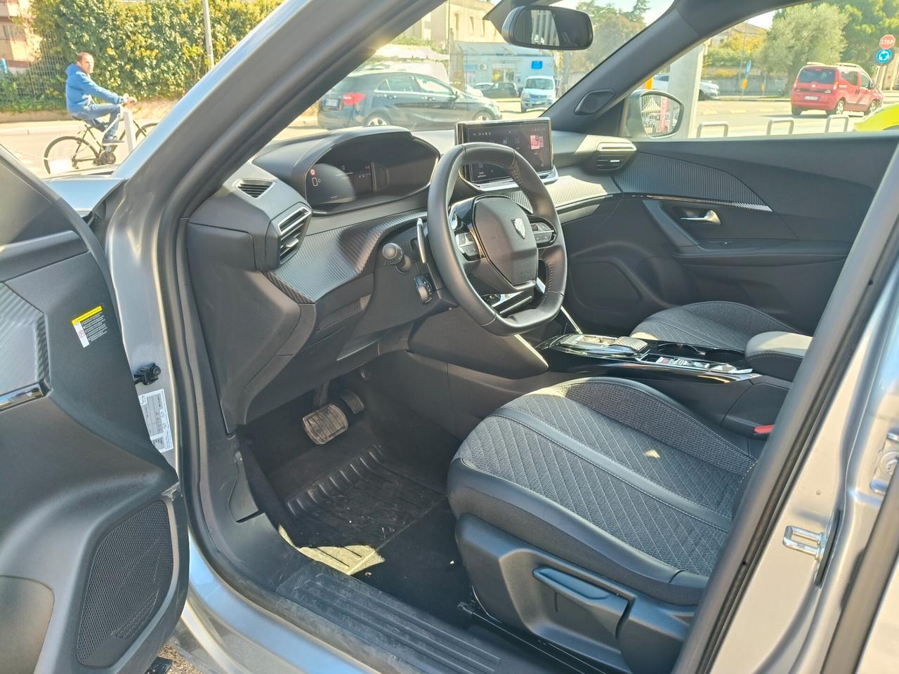 Peugeot 2008 1.5 BlueHDi 130CV EAT8 Allure