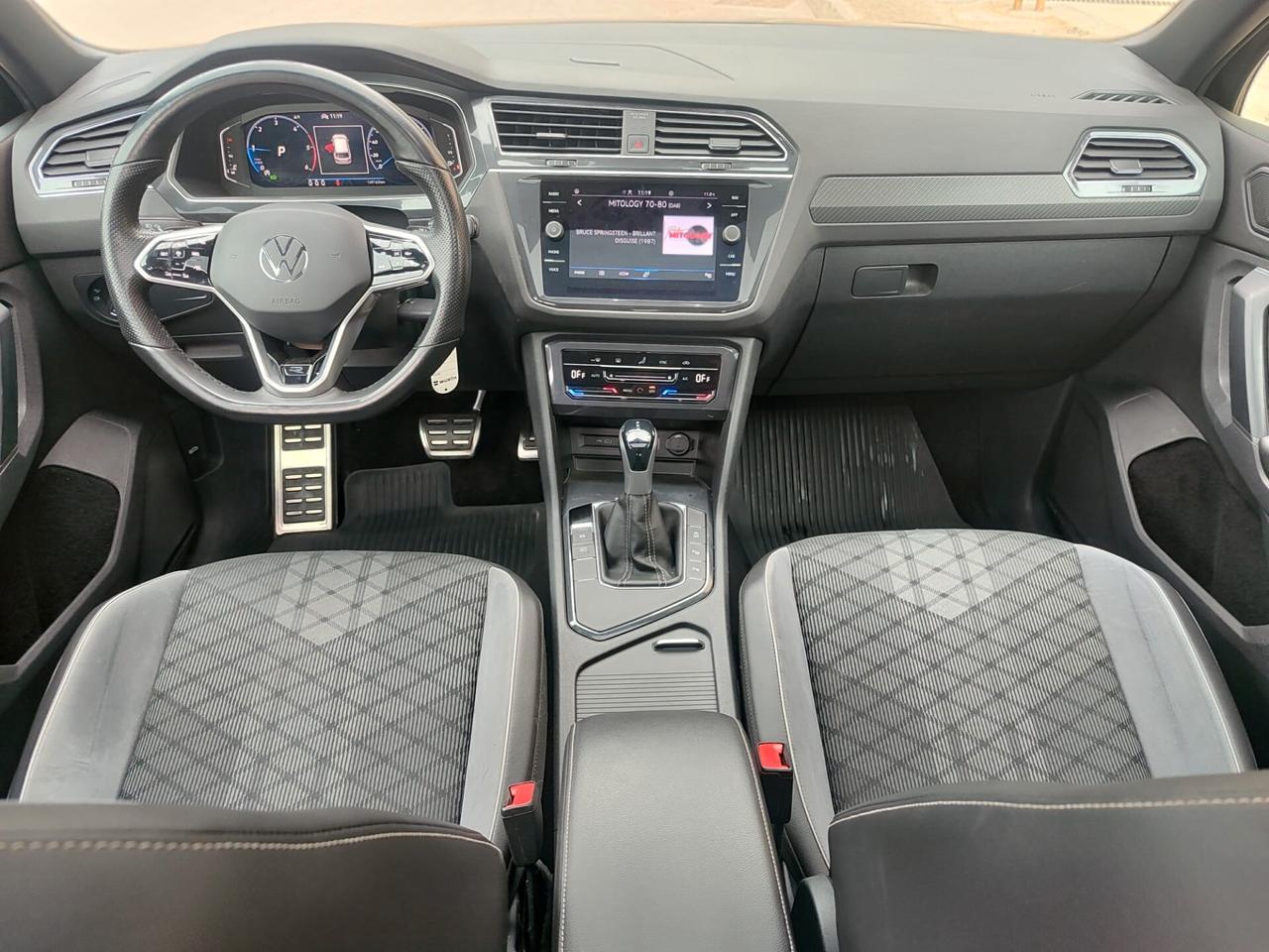 Volkswagen Tiguan 2.0 TDI 150 CV DSG R-Line TETTO APRIBILE