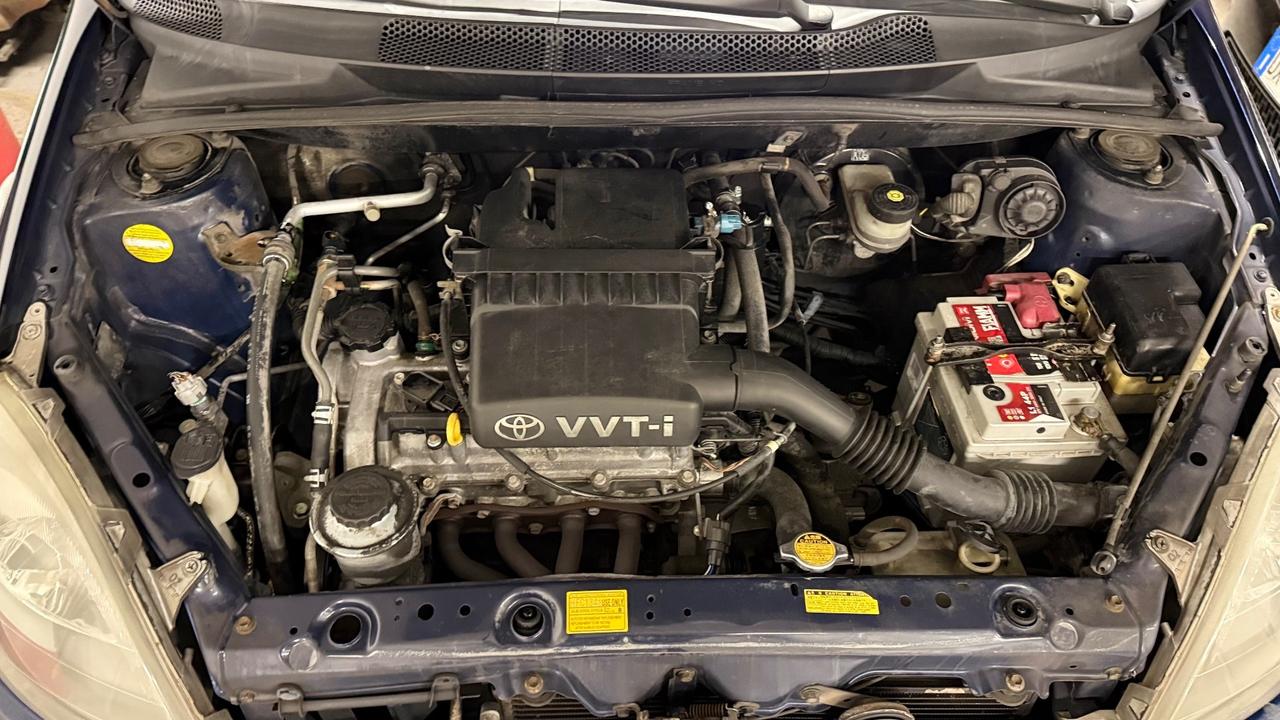 Toyota Yaris 1.0i 16V cat 5 porte