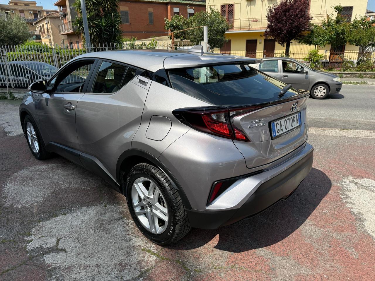 Toyota C-HR Hybrid Lounge *RETROCAMERA