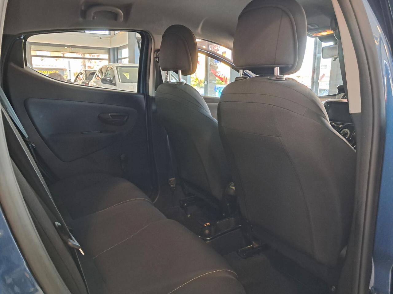 Lancia Ypsilon 1.0 FireFly Hybrid 70 cv Gold