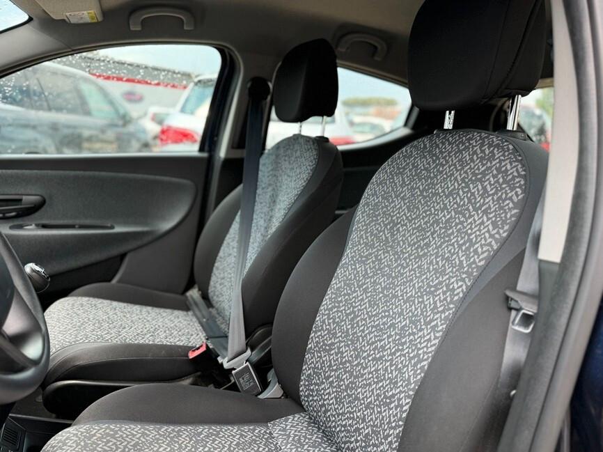 Lancia Ypsilon 1.2 69 CV 5 porte S&S Platinum