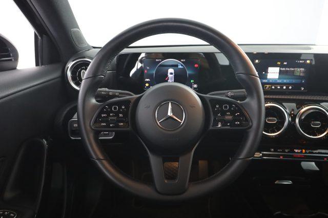 MERCEDES-BENZ A 180 A 180 d Automatic Business Extra