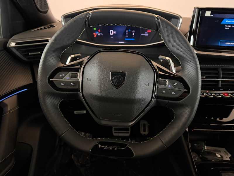 PEUGEOT 2008 GT Hybrid 136 e-DCS6