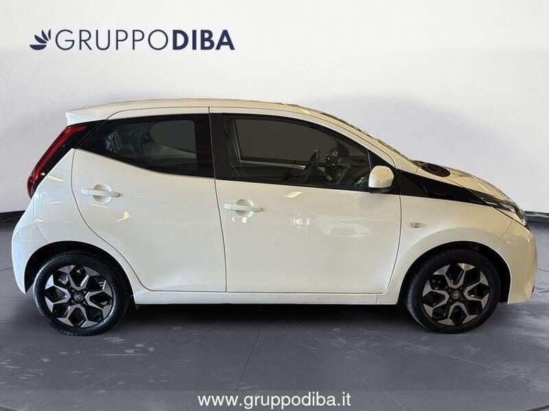 Toyota Aygo II 2018 5p 5p 1.0 x-play 72cv