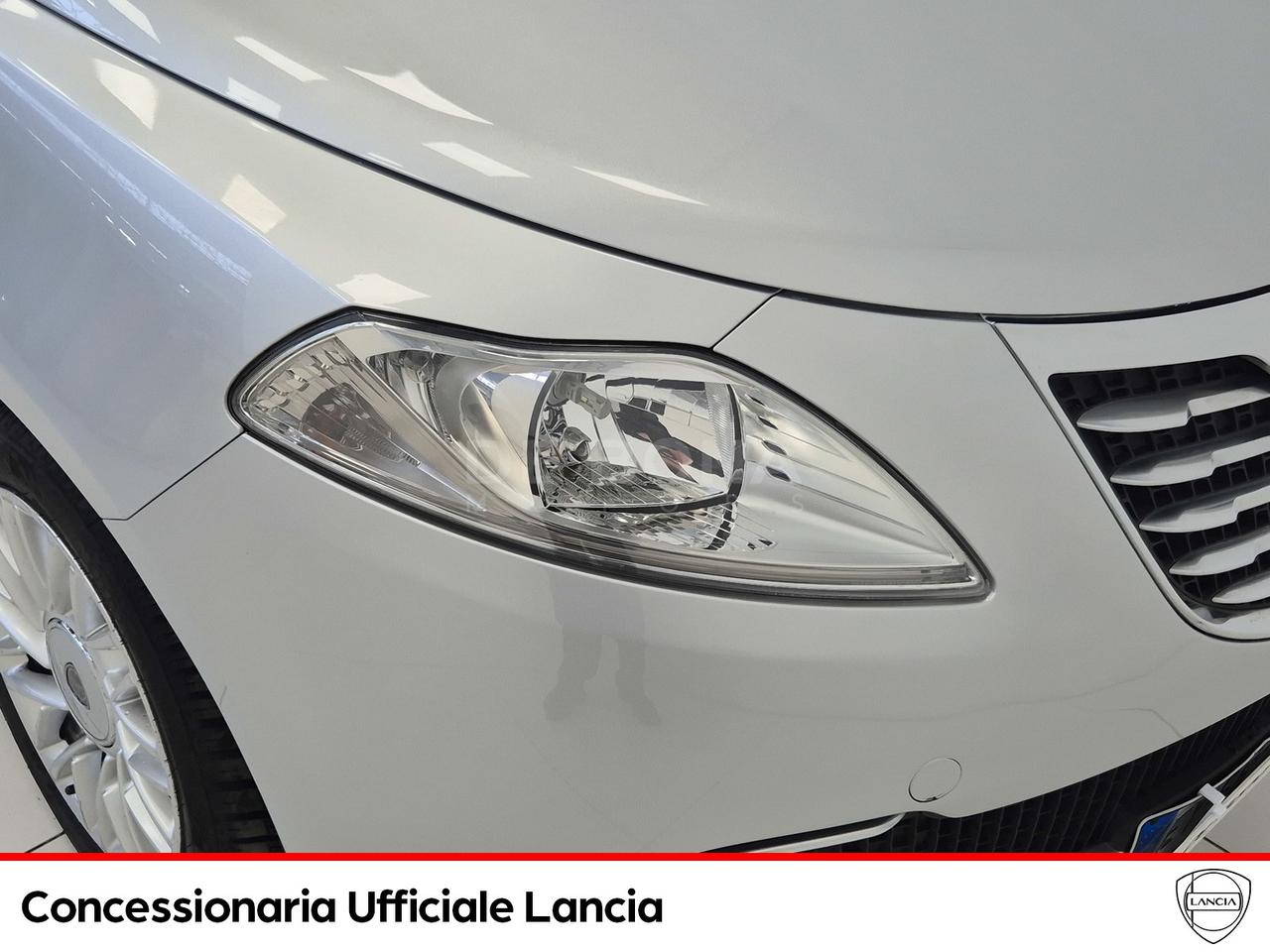 Lancia Ypsilon 1.2 8v silver c/clima 69cv
