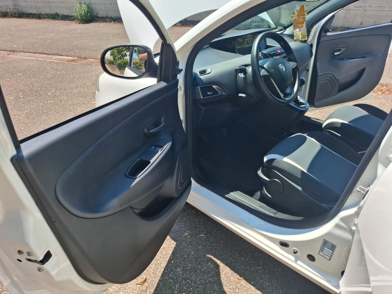 Lancia Ypsilon 1.2 GPL 126.000 KM NEOPATENTATI