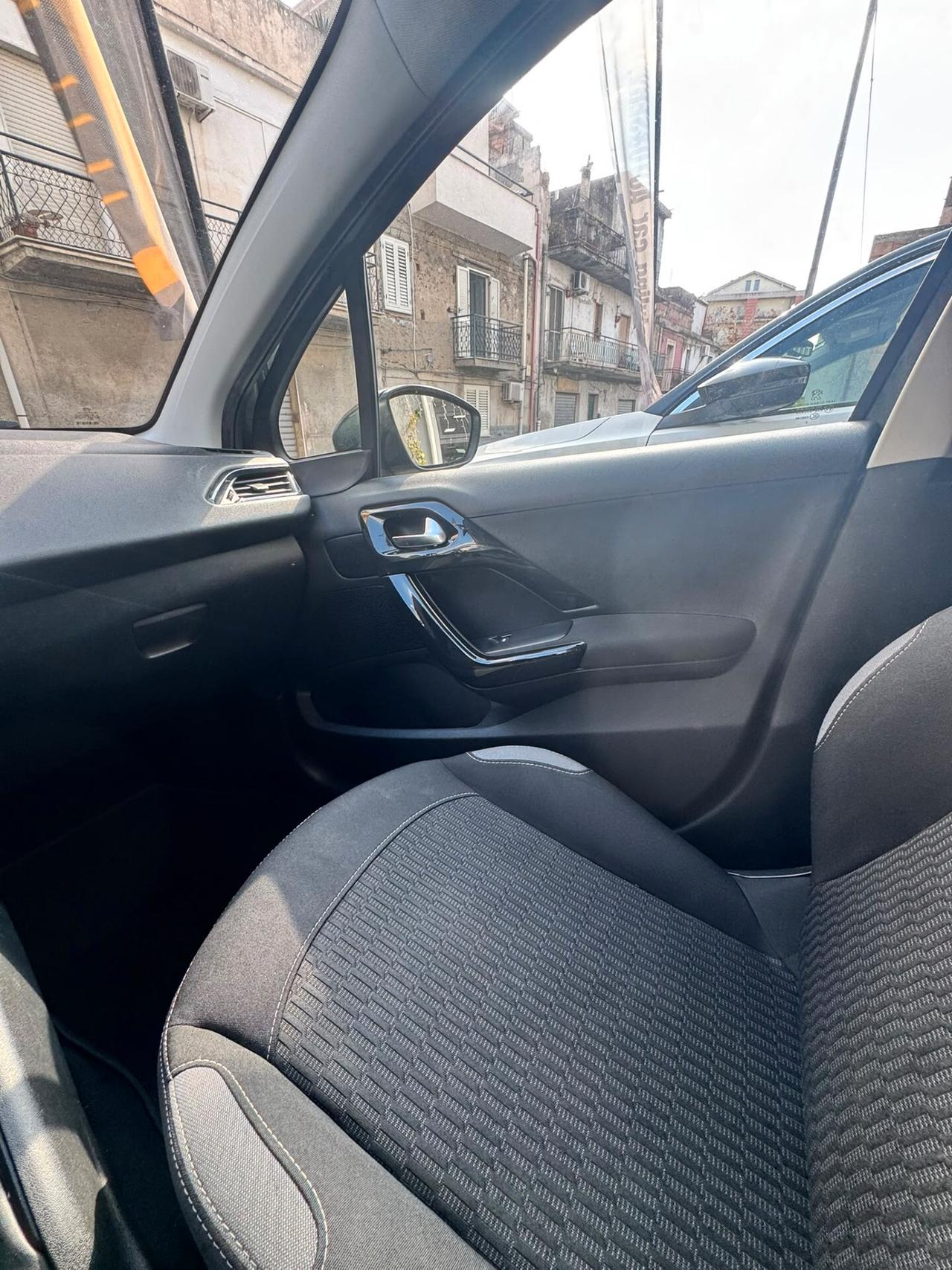 Peugeot 208 BlueHDi 75 5 porte Active