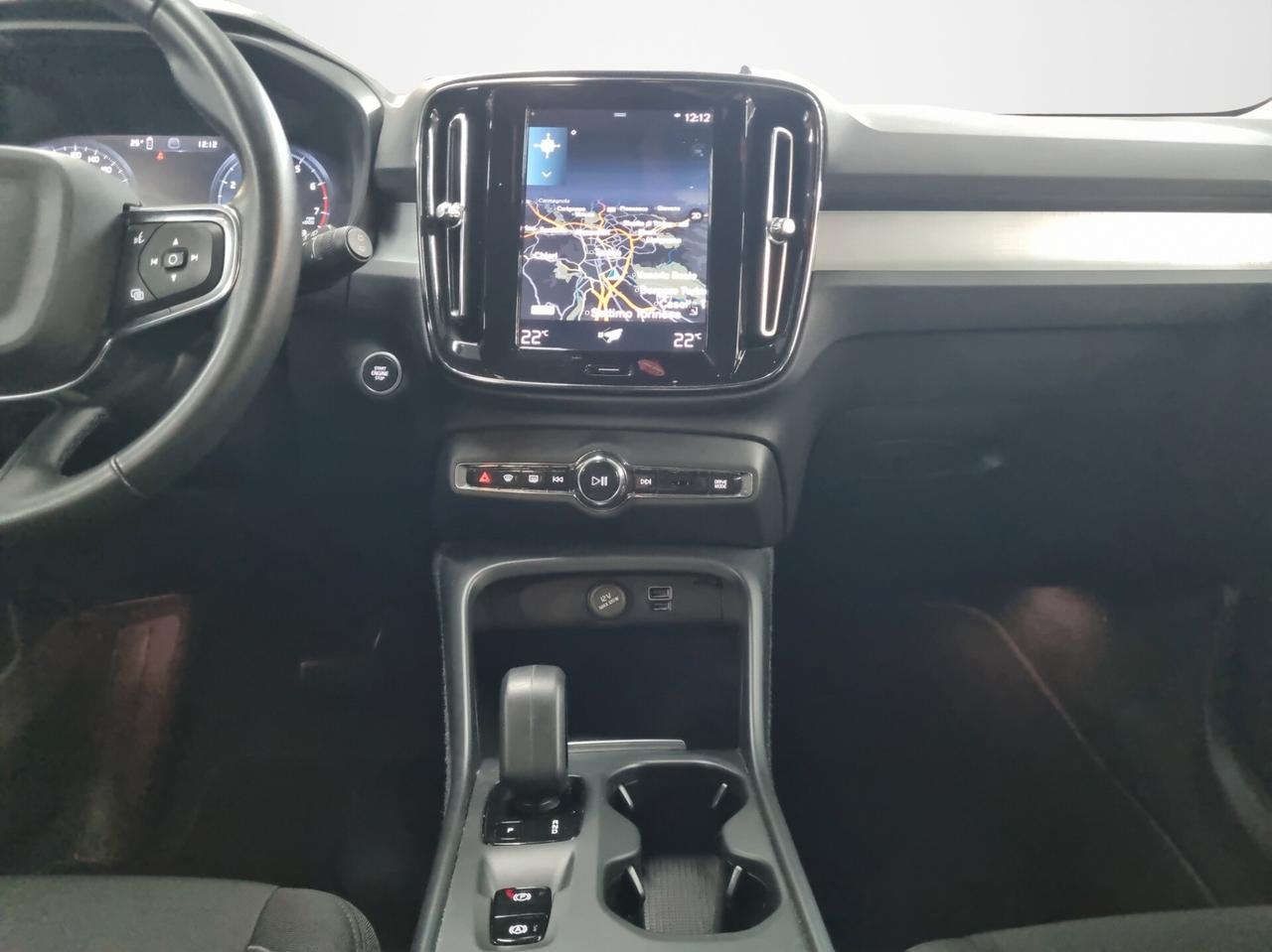 Volvo XC40 T2 Geartronic Momentum Pro