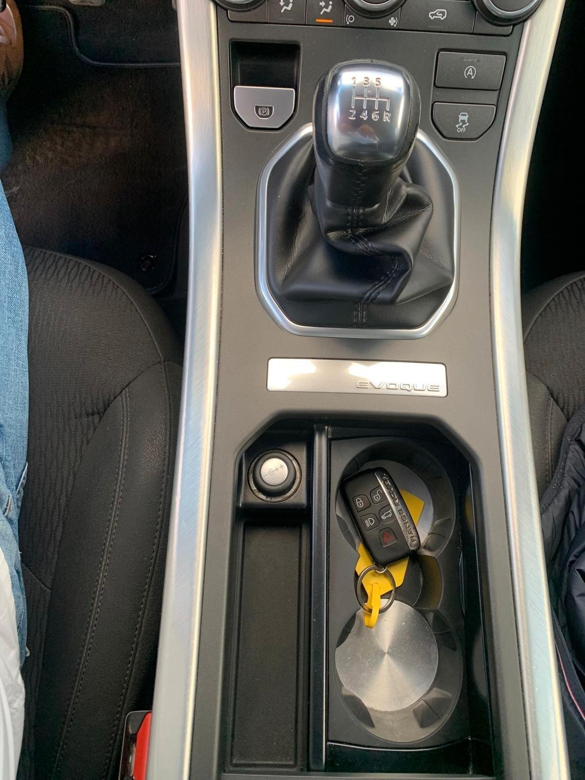 Land Rover Range Evoque 2.0 eD4 5p. Pure