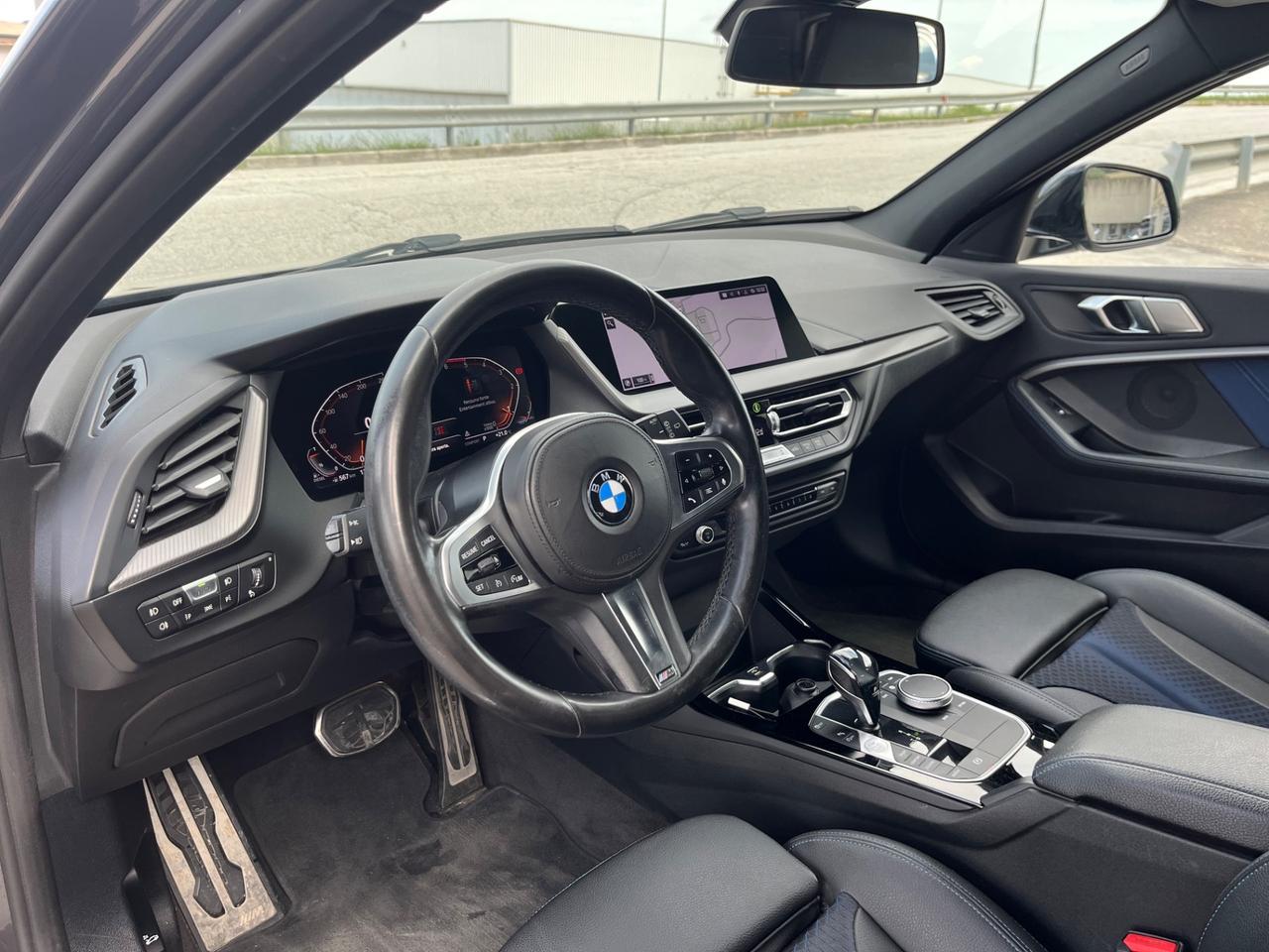 Bmw 116 116d 5p. Msport