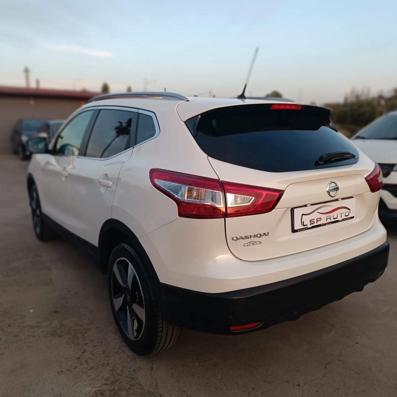 Nissan Qashqai 1.6 dCi tekna STRAFULL