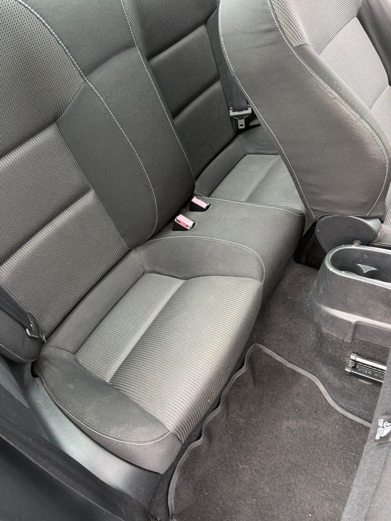 Peugeot 207 1.6 8V HDi 112CV CC Tecno