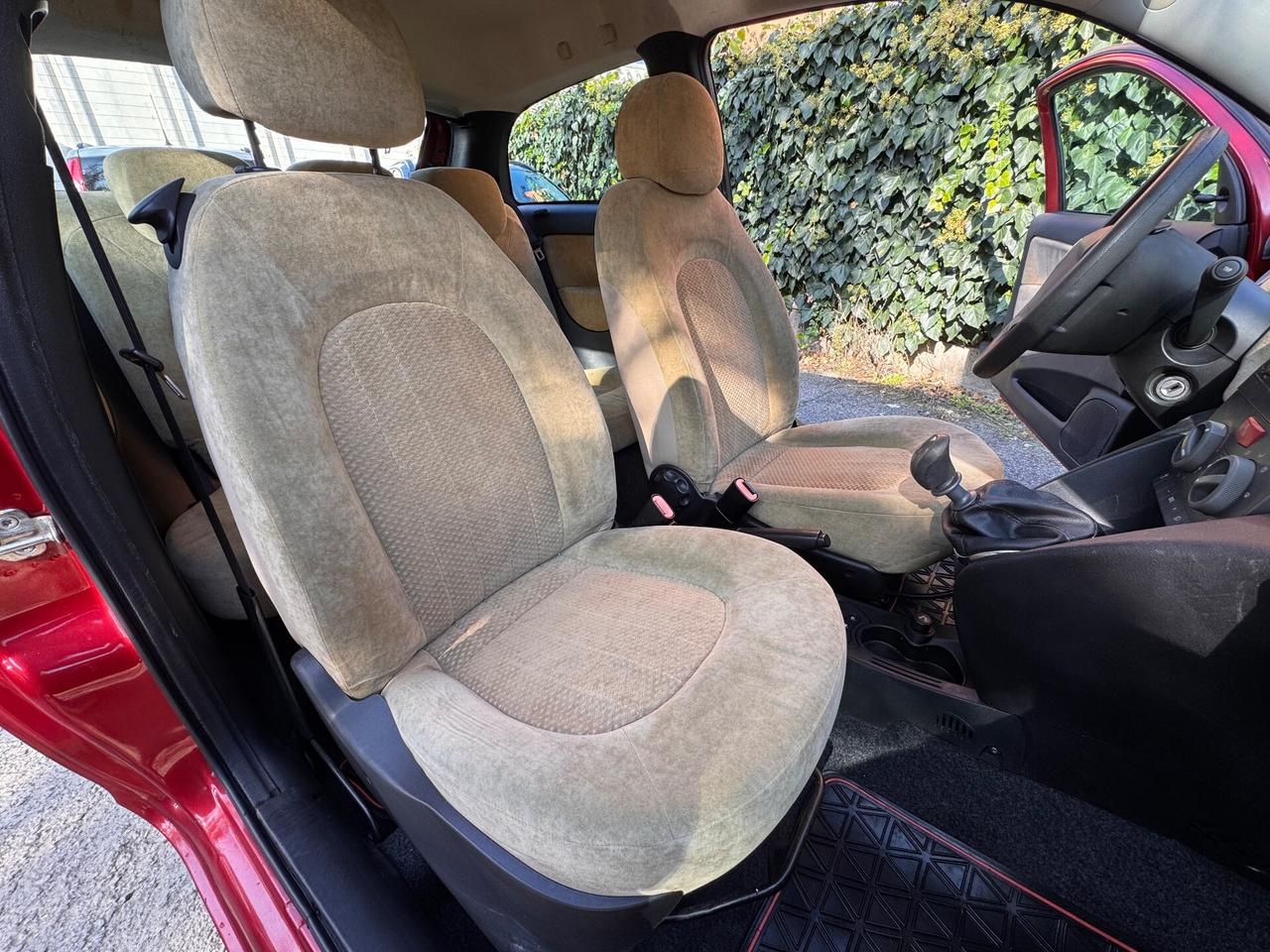 Lancia Ypsilon 1.2 16V Platino