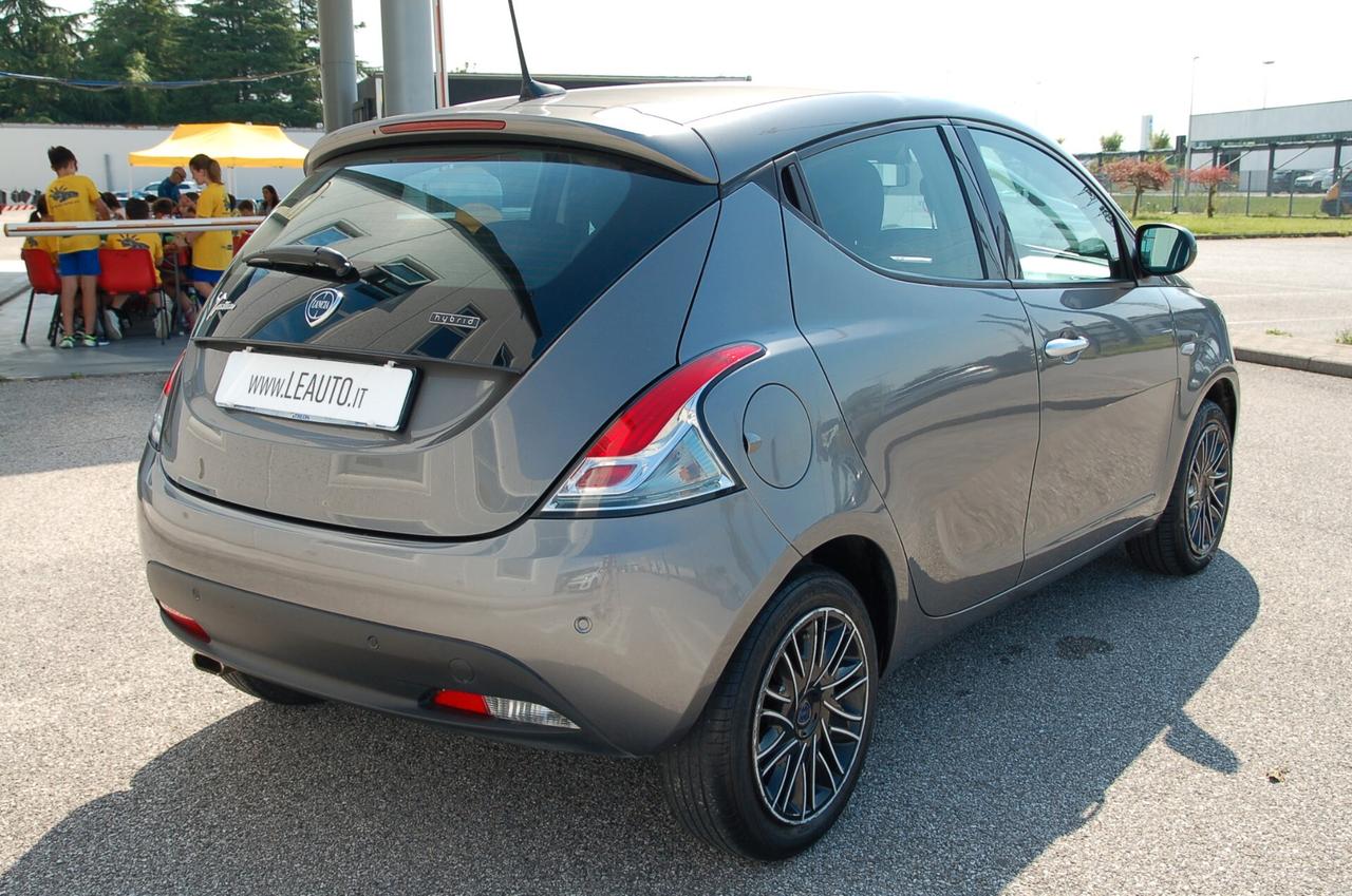 Lancia Ypsilon 1.0 FireFly 5 porte S&S Hybrid Gold Plus