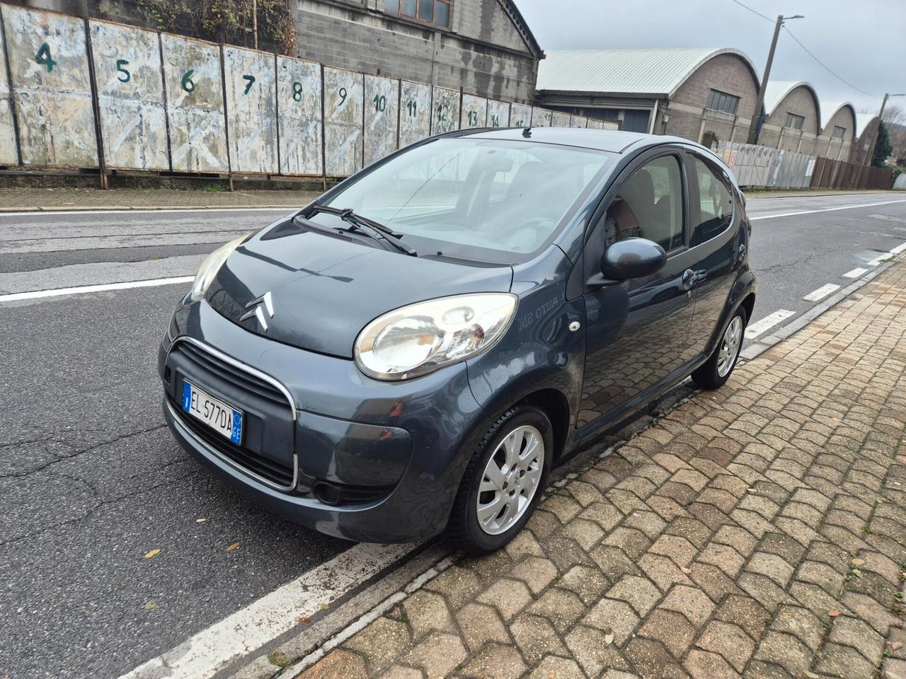 Citroen C1 1.0 5 porte Accessorize neopatentati 2012