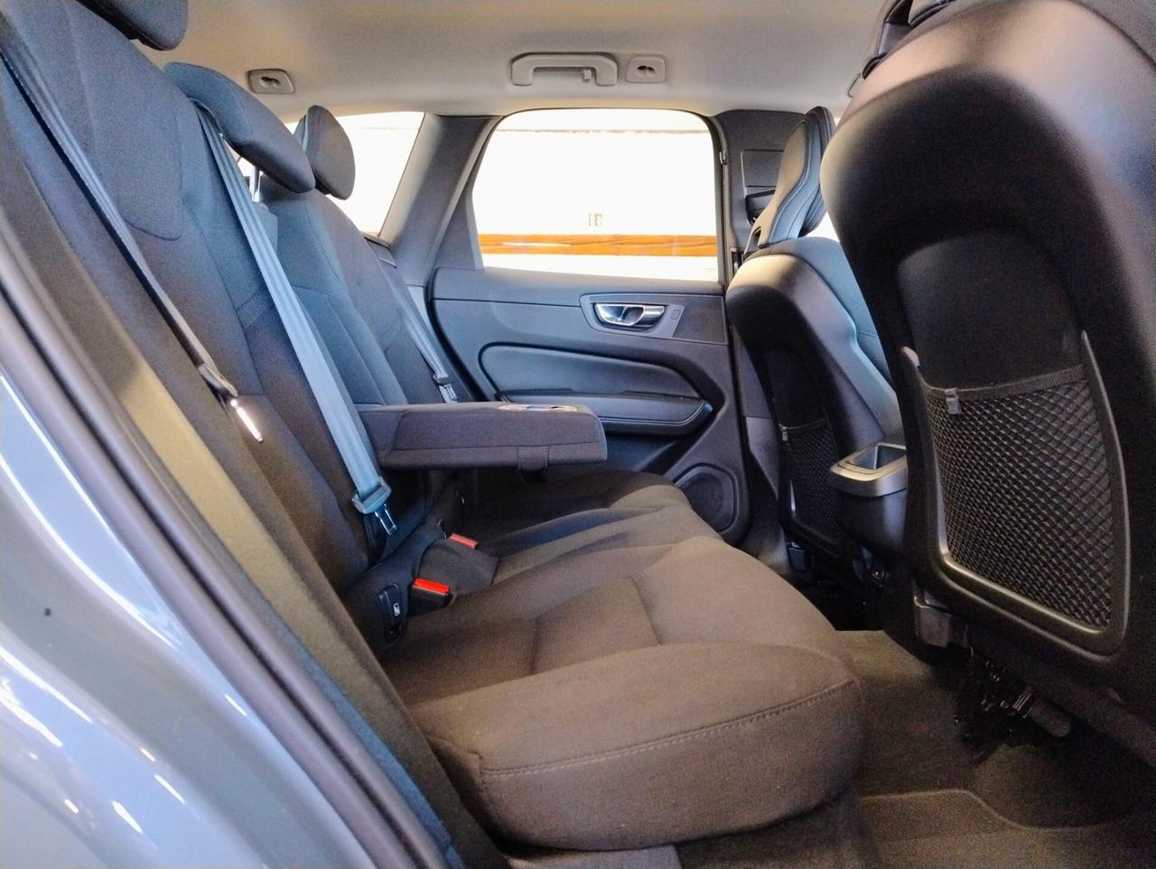 VOLVO XC60 2.0 B4 Geartronic Momentum *LED*CARPLAY*KEYLESS