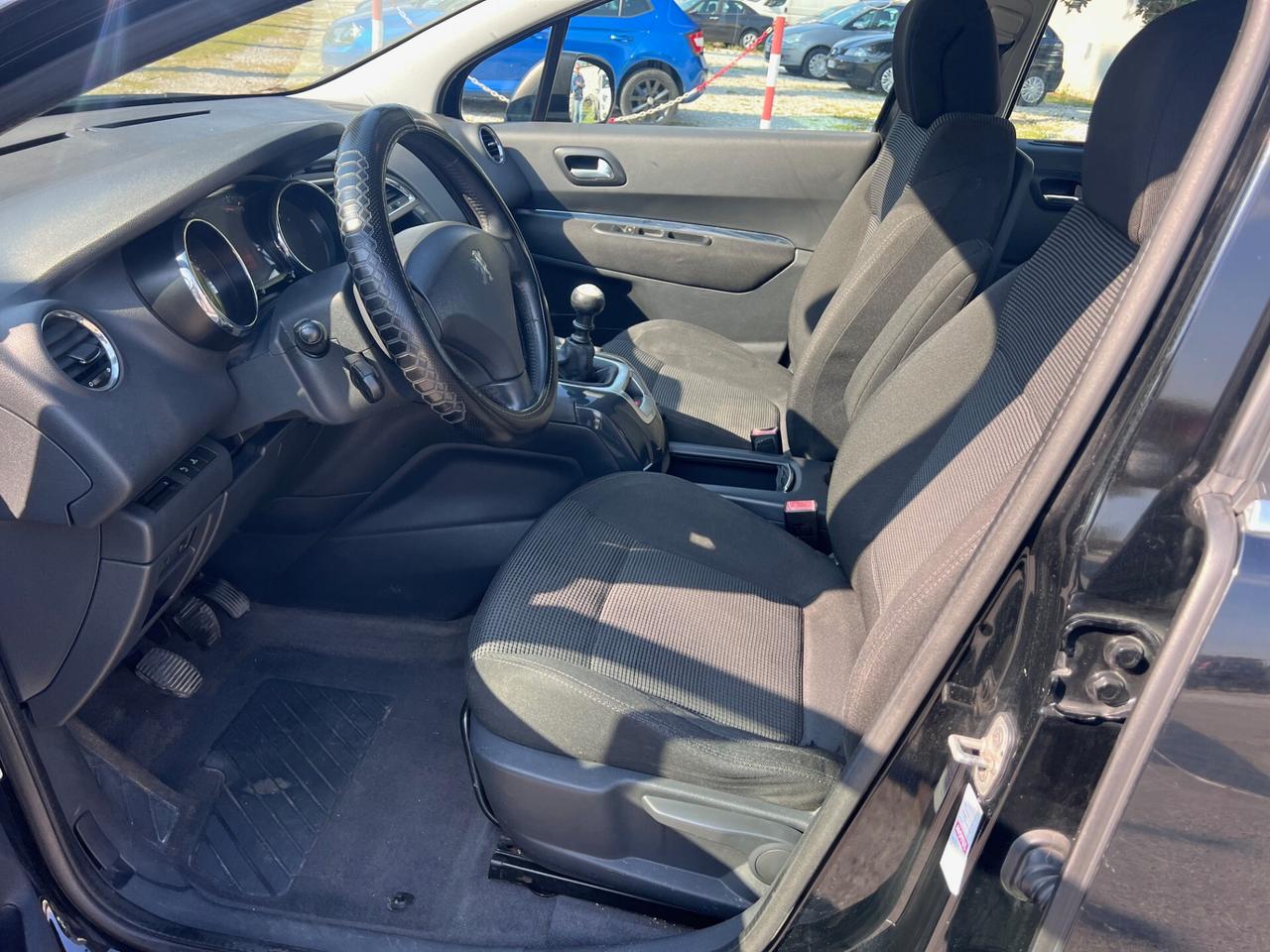 Peugeot 5008 1.6 HDi 110CV Business