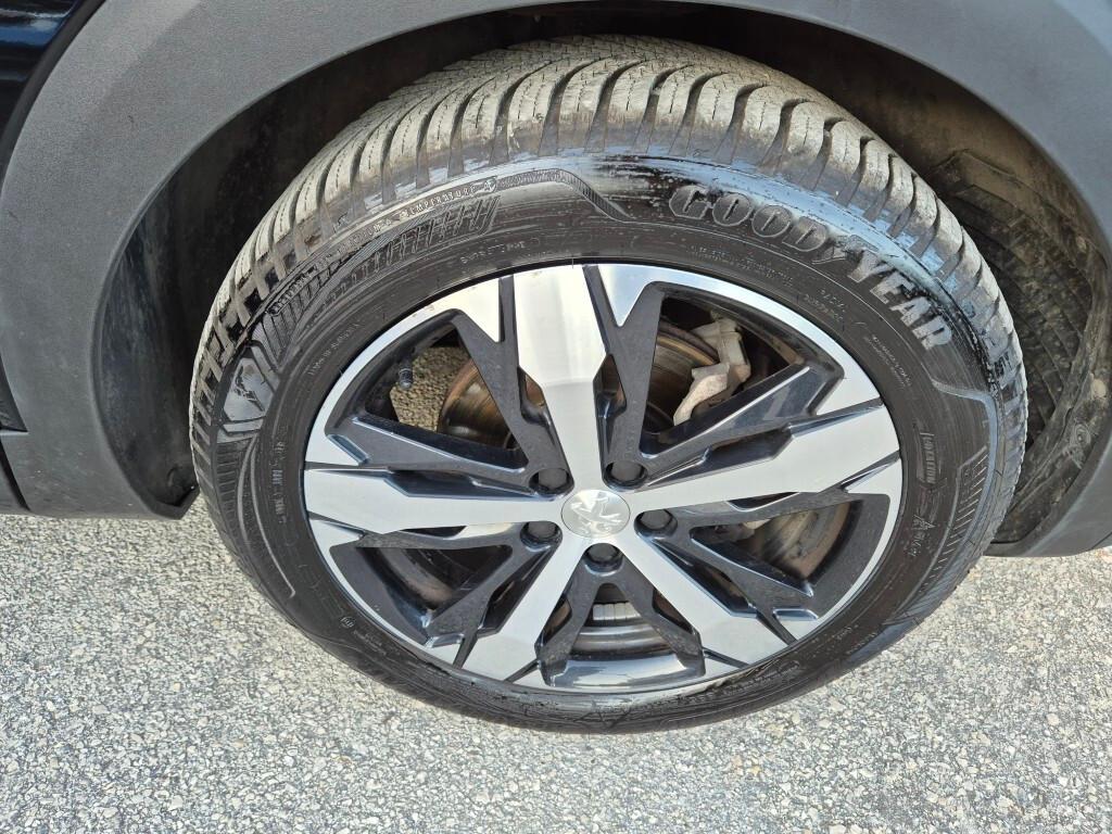 Peugeot 3008 BLUEHDi 130CV ALLURE