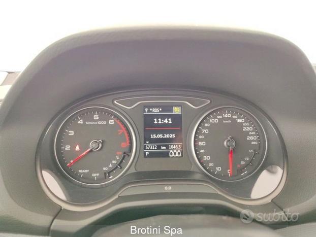 Audi Q2 35 TFSI S tronic Identity Black