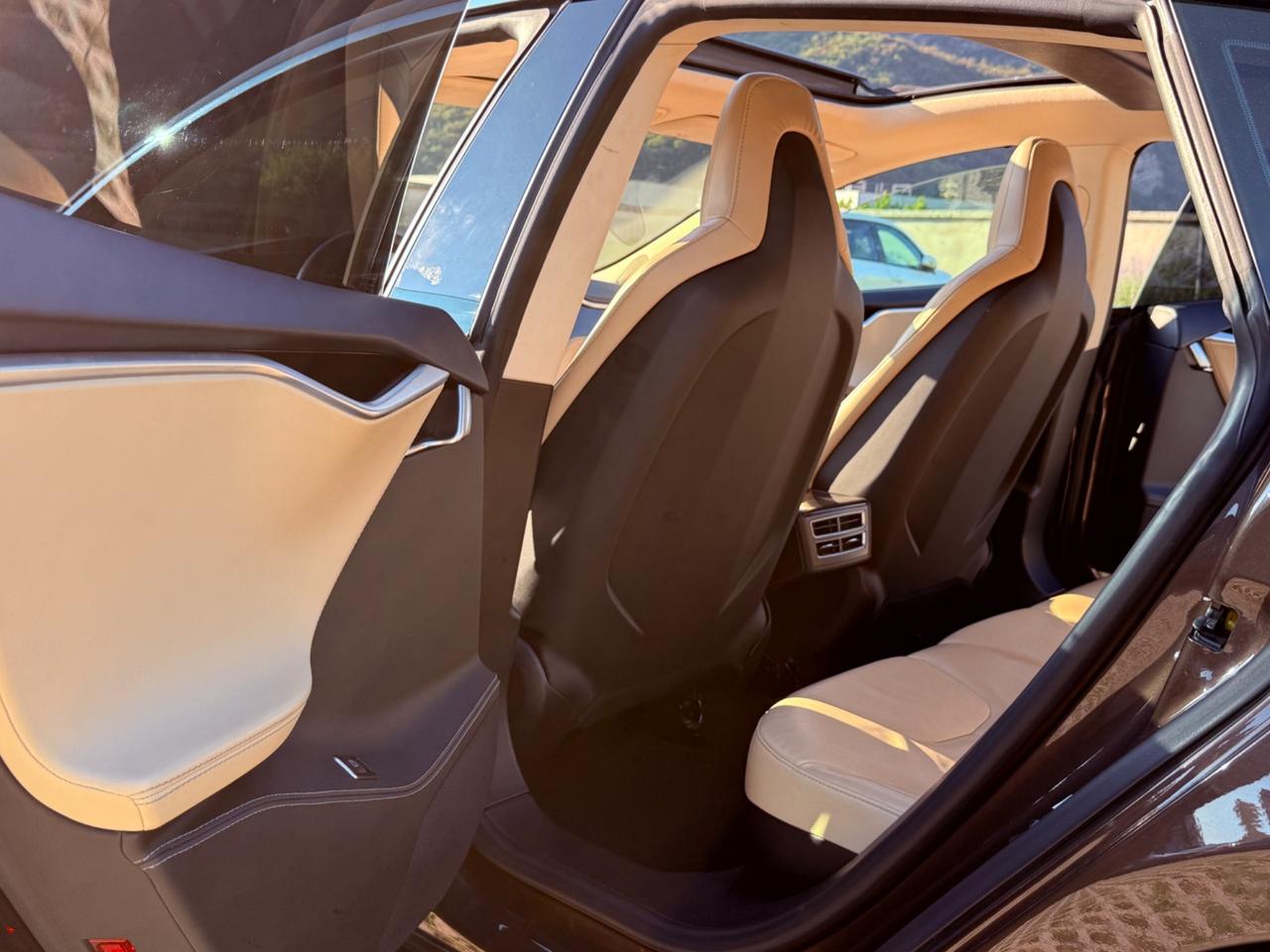 Tesla Model S 85 ,,RICARICA GRATIS A VITA”