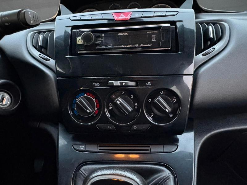 Lancia Ypsilon 5 Porte 1.2 BENZ/GPL Gold 69cv OK NEOPATENTATI