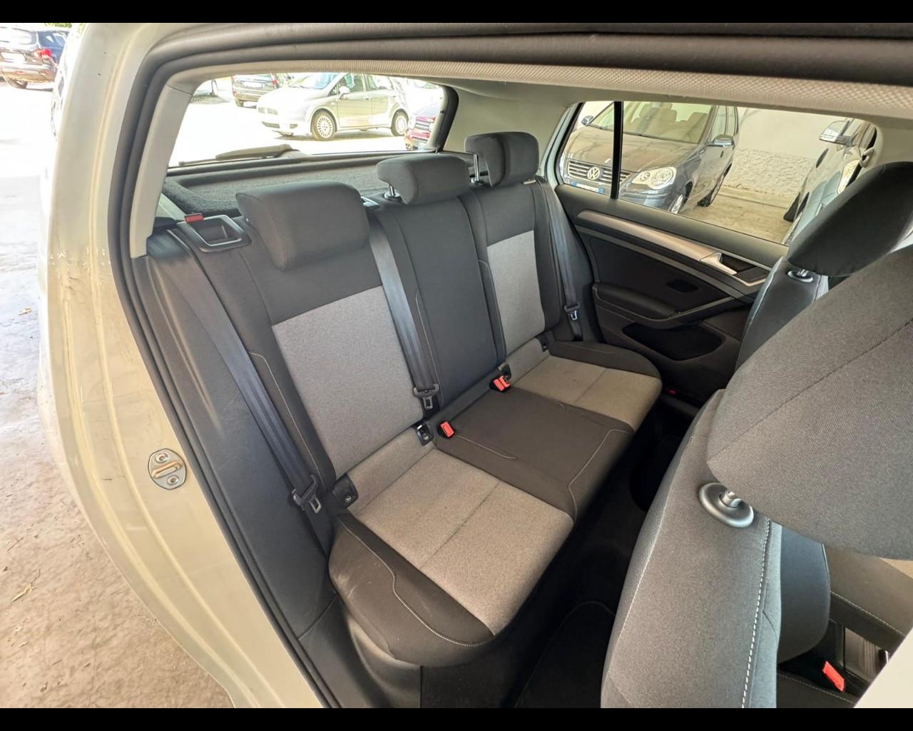 VOLKSWAGEN Golf 7ª serie - Golf 1.4 TGI 5p. Trendline BlueMotion