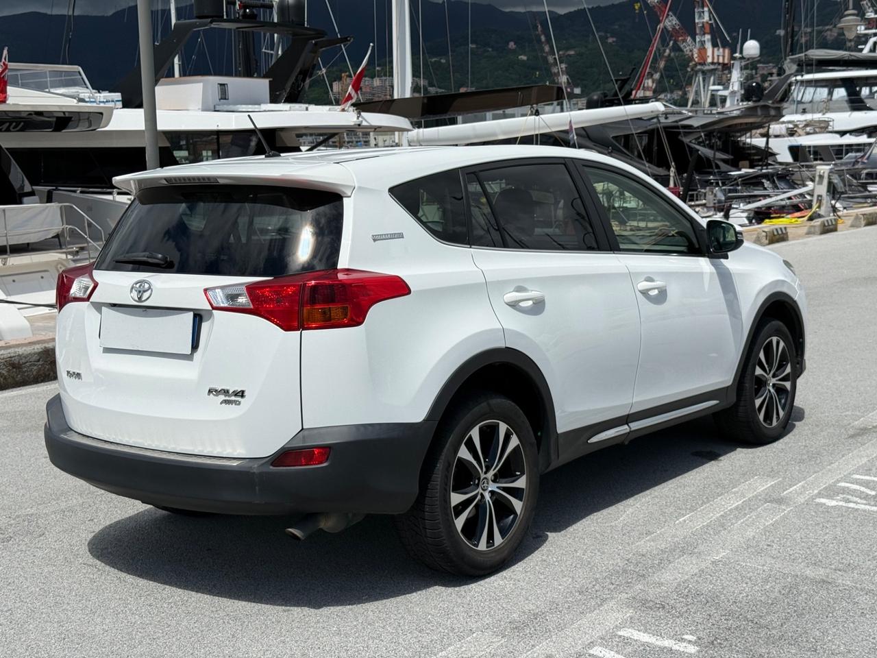 Toyota RAV 2.0 D-4D 4WD Lounge-FULL OPTIONAL