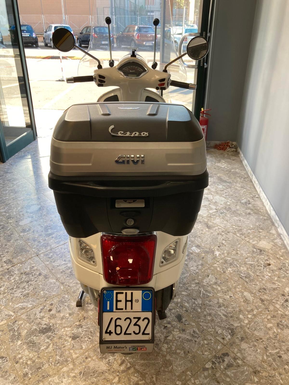 Vespa GTS 300
