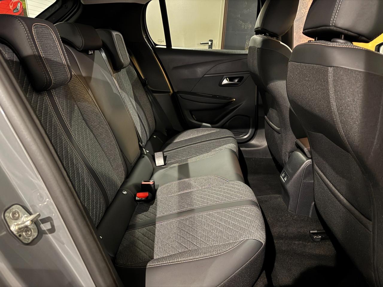 PEUGEOT 208 1.2 PURETECH ALLURE 2025