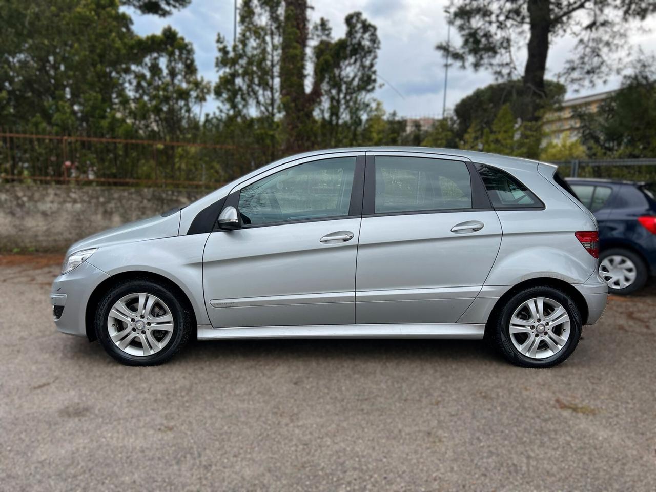 MERCEDES CLASSE B 180 2.0 Premium - 2010