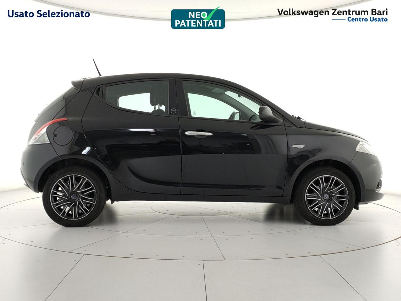 Lancia Ypsilon 1.0 firefly hybrid gold s&s 70cv
