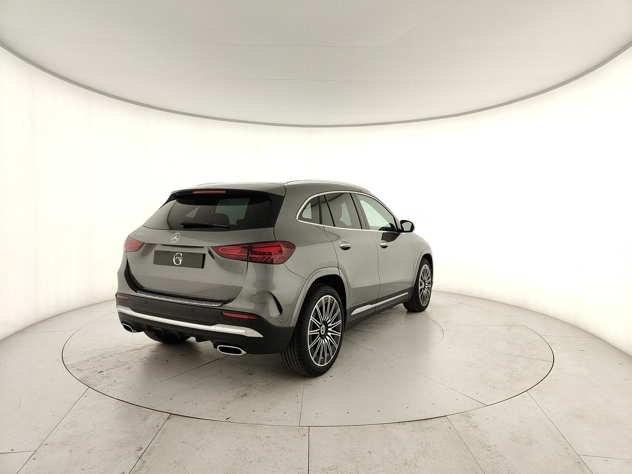 Mercedes-Benz GLA 200 d