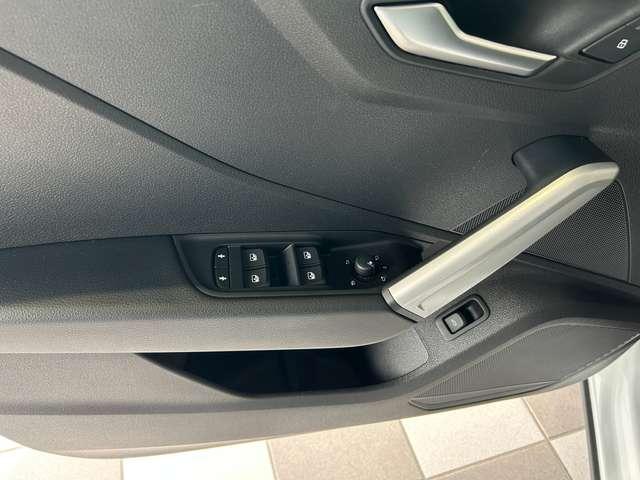 Audi Q2 30 TFSI Business Advanced