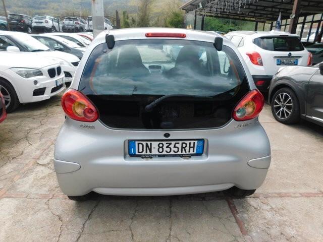 Toyota Aygo 1.0 12V VVT-i 5 porte Sol