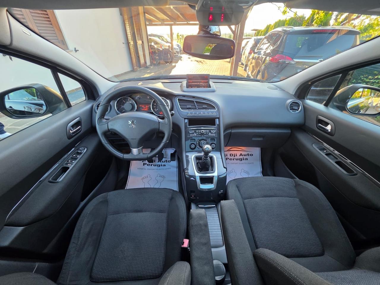 Peugeot 5008 1.6 HDi 110CV Féline