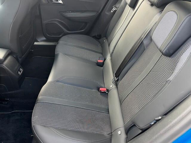 Peugeot 2008 PureTech 130 S&S EAT8 GT