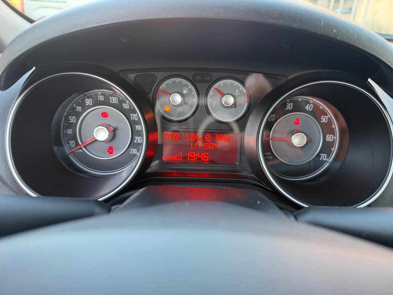 Fiat Punto 1.4 benz Gpl 77 cv 2016