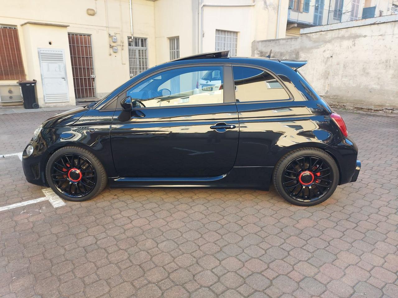 Abarth 595 1.4 T-Jet Yamaha Factory Racing