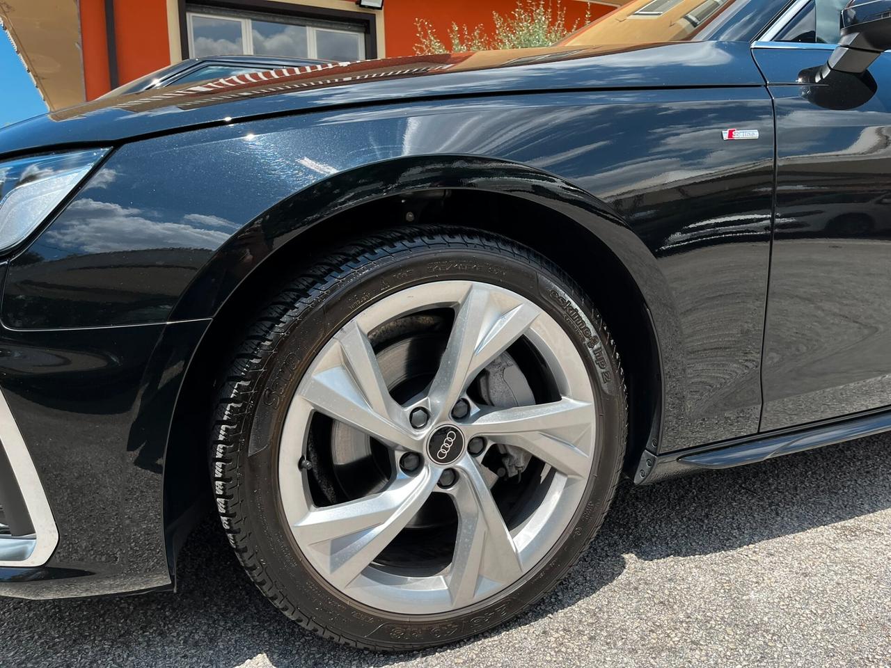 Audi A4 40 TDI S tronic S line edition