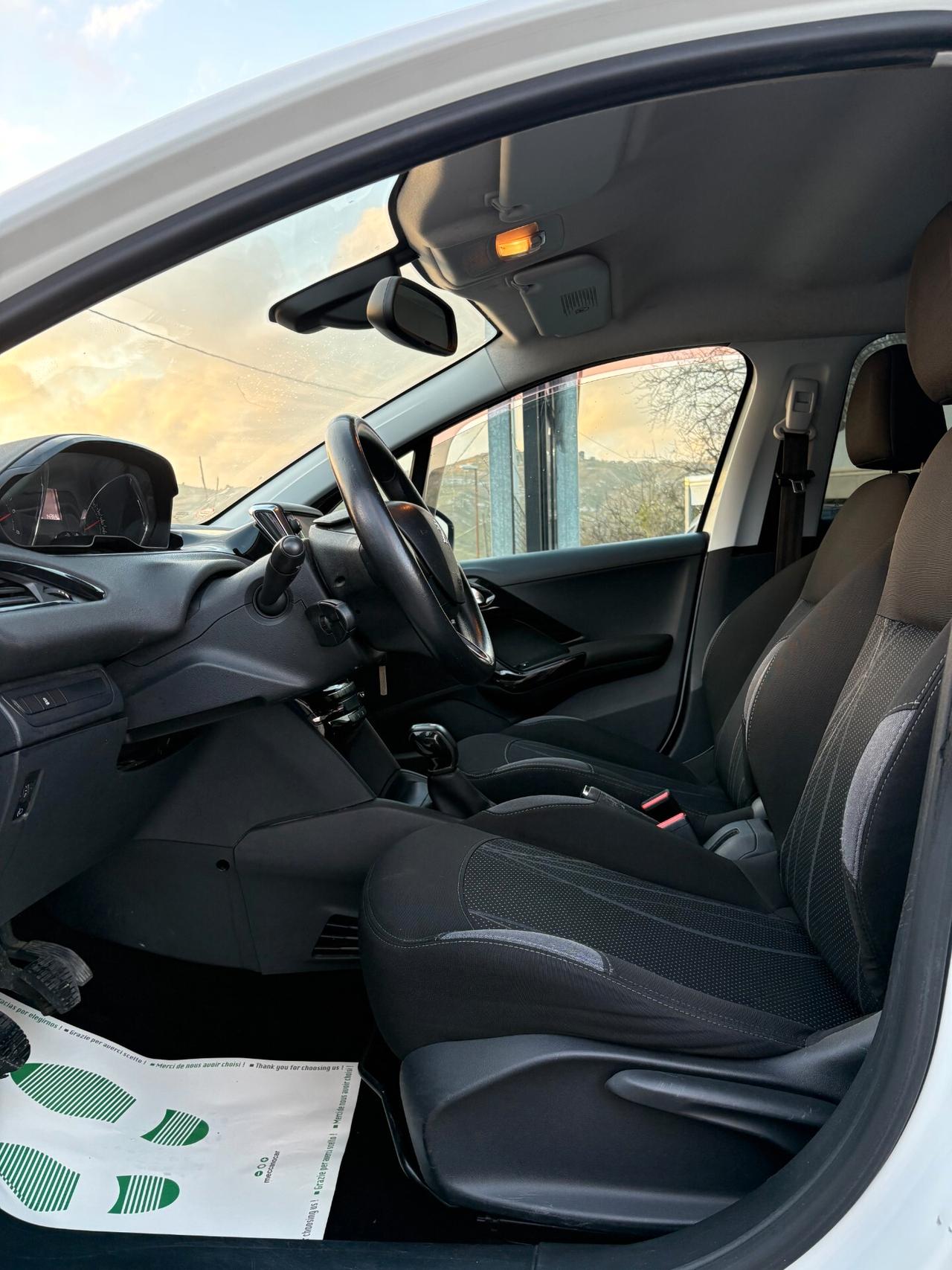 Peugeot 208 1.4 HDi 68 CV 5 porte Allure