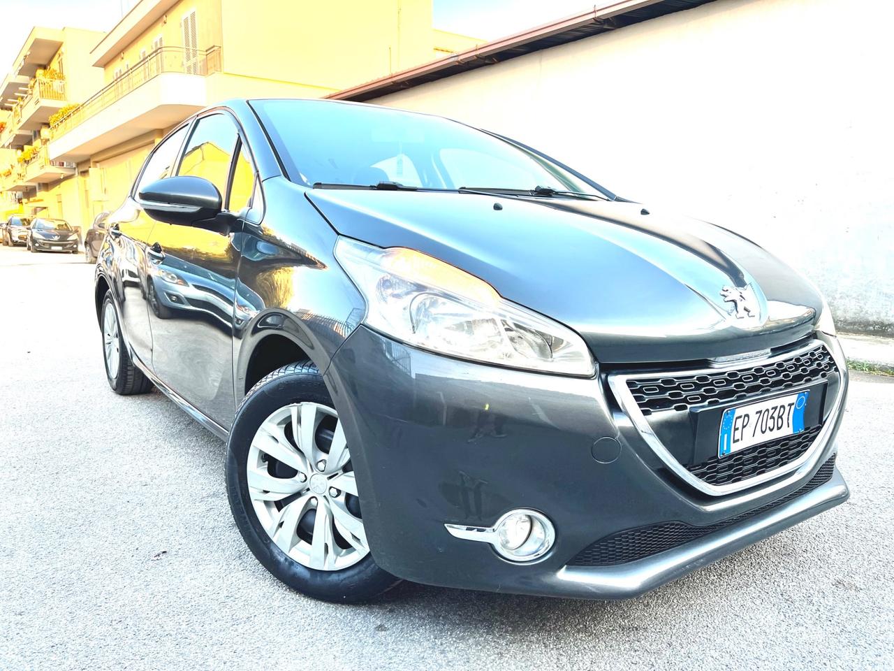 Peugeot 208 1.2 GPL 82 CV 5 porte Allure
